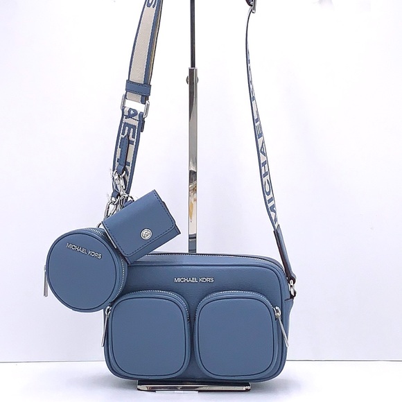 Michael Kors Jet Set Md Leather
Crossbody Bag with Case for Apple
AirPod… - Picture 3 of 16